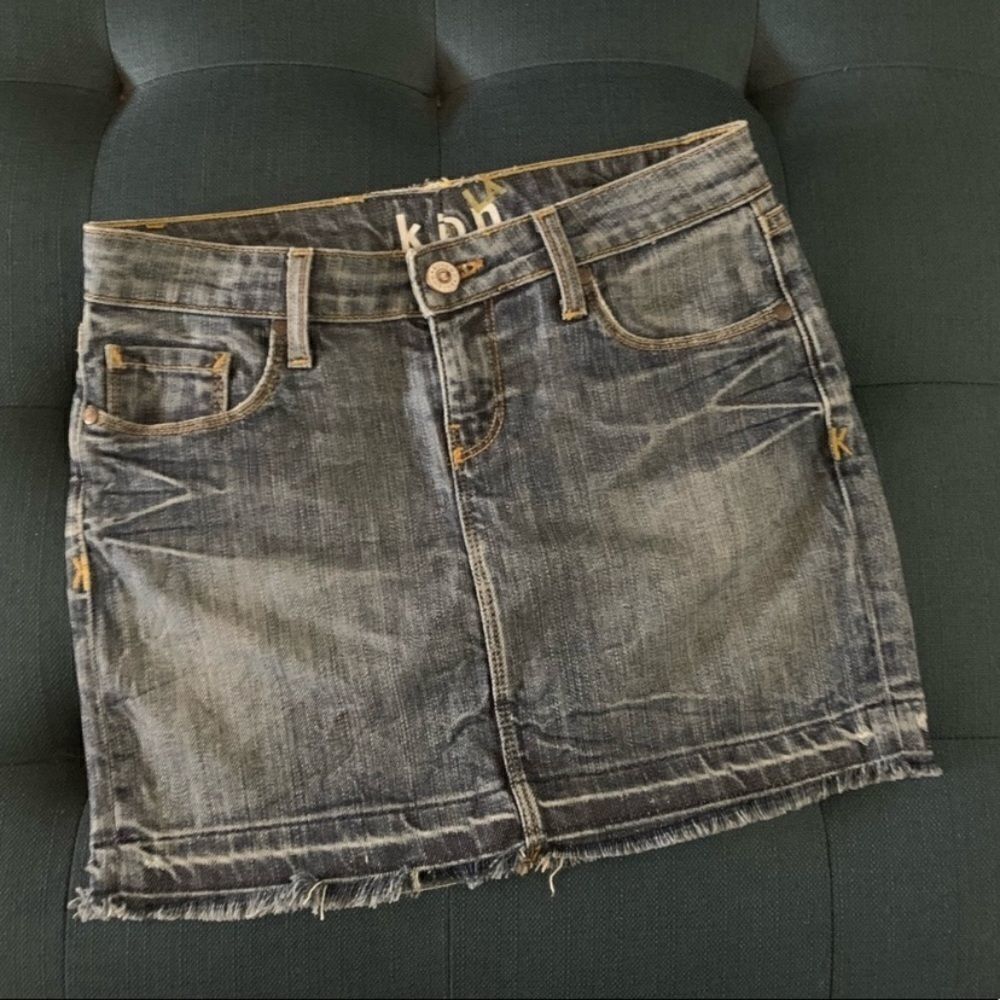 🎄Kitson ‘Play Me’ Raw Hem Jean Mini Skirt